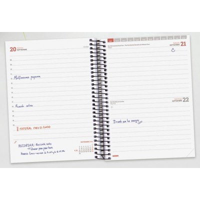 AGENDA ESCOLAR 2024 2025 E10 155X212 1 DiA PaGINA ESPIR LABEL NEGRO FINOCAM 633126025