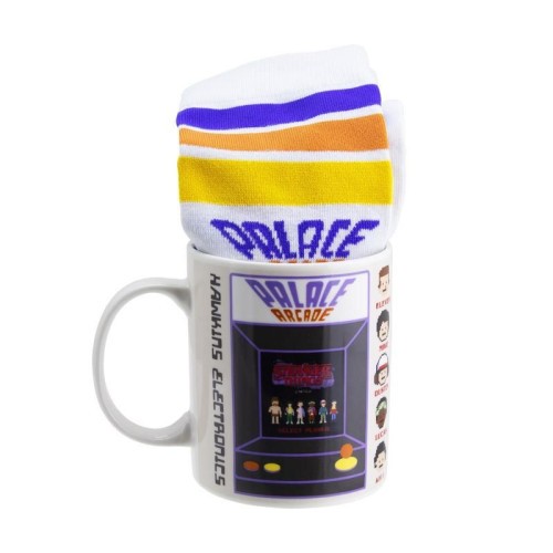 17903-SET DE TAZA Y CALCETINES STRANGER THINGS PALADONE REDSTRING PP9884ST